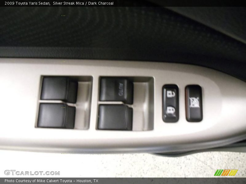Silver Streak Mica / Dark Charcoal 2009 Toyota Yaris Sedan