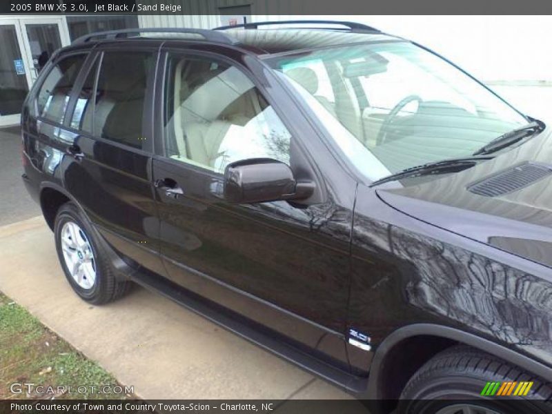 Jet Black / Sand Beige 2005 BMW X5 3.0i