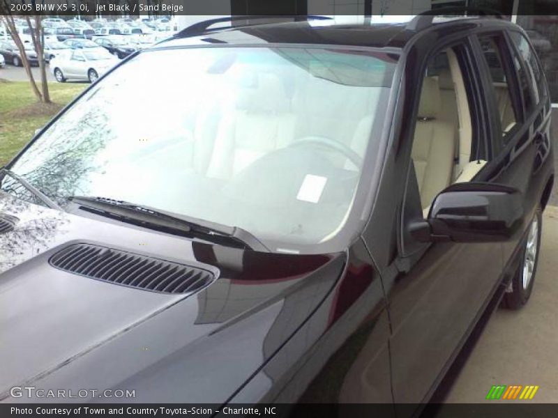 Jet Black / Sand Beige 2005 BMW X5 3.0i