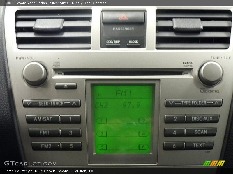 Silver Streak Mica / Dark Charcoal 2009 Toyota Yaris Sedan