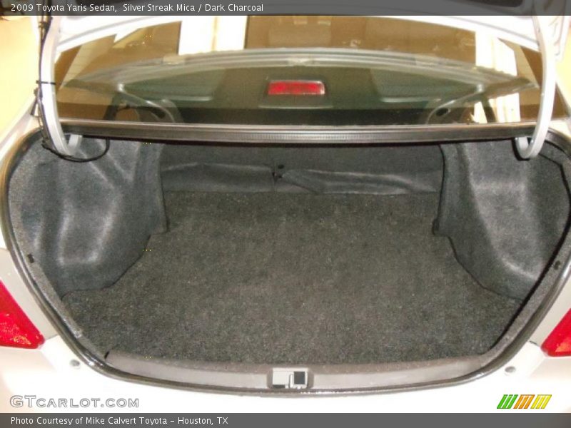 Silver Streak Mica / Dark Charcoal 2009 Toyota Yaris Sedan