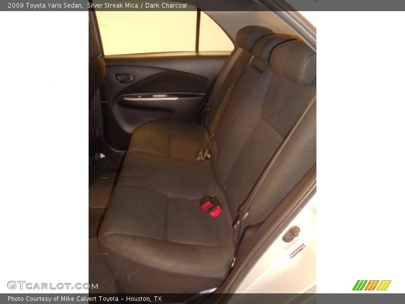 Silver Streak Mica / Dark Charcoal 2009 Toyota Yaris Sedan