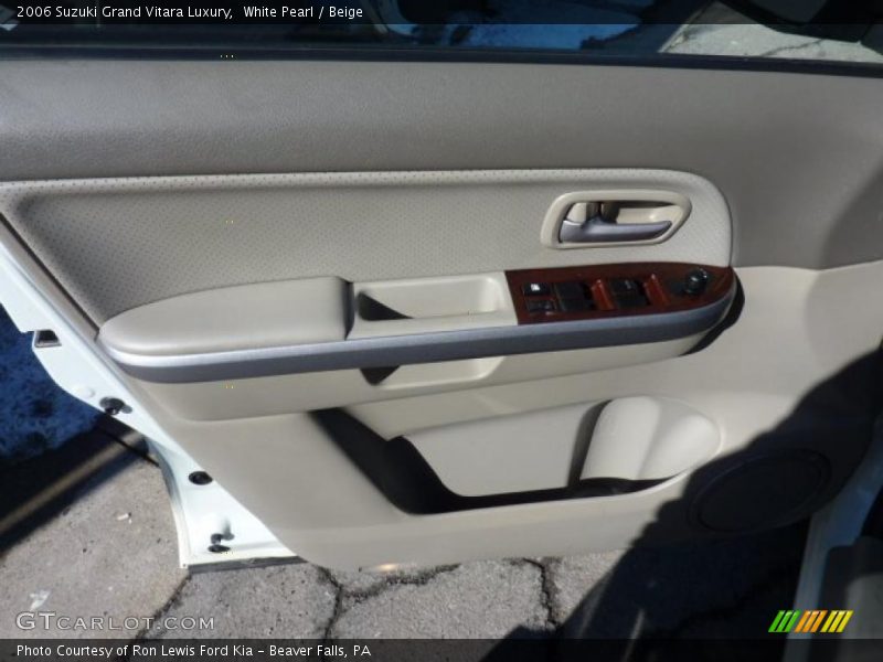White Pearl / Beige 2006 Suzuki Grand Vitara Luxury