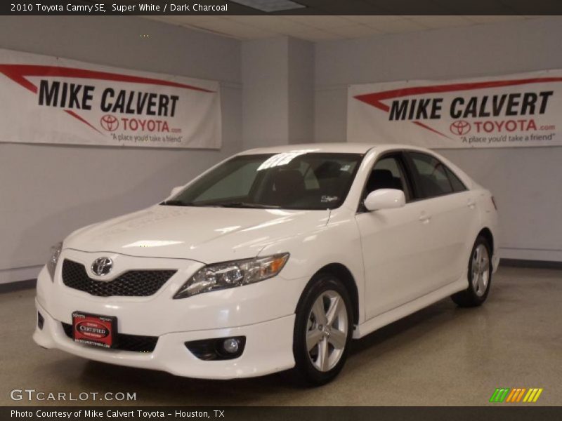 Super White / Dark Charcoal 2010 Toyota Camry SE