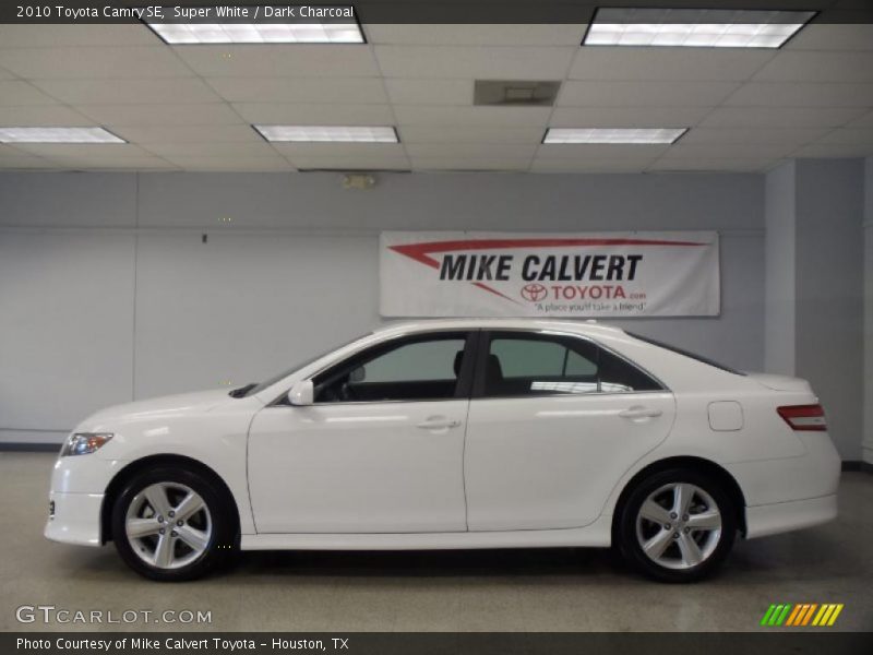 Super White / Dark Charcoal 2010 Toyota Camry SE