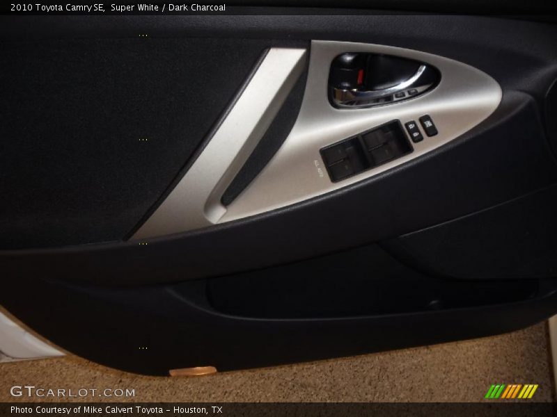 Super White / Dark Charcoal 2010 Toyota Camry SE