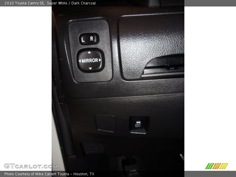 Super White / Dark Charcoal 2010 Toyota Camry SE