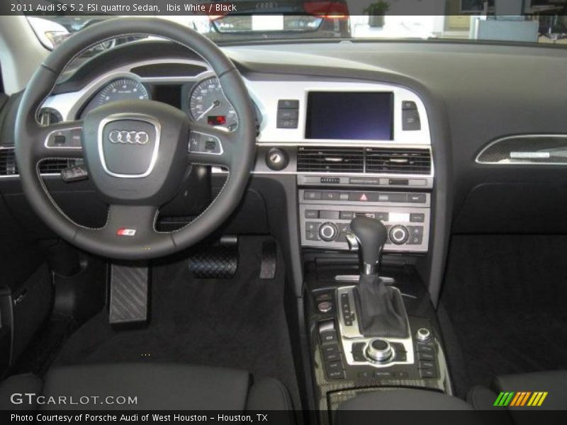 Dashboard of 2011 S6 5.2 FSI quattro Sedan
