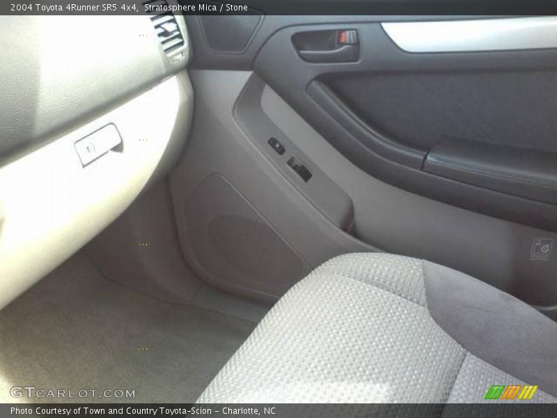 Stratosphere Mica / Stone 2004 Toyota 4Runner SR5 4x4