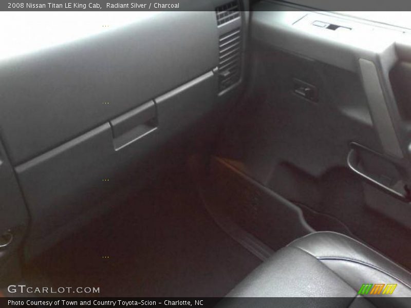 Radiant Silver / Charcoal 2008 Nissan Titan LE King Cab