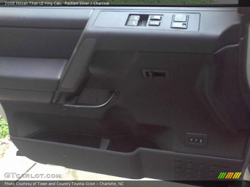 Radiant Silver / Charcoal 2008 Nissan Titan LE King Cab