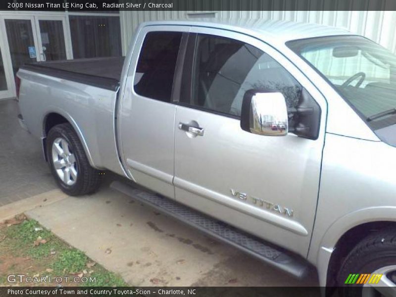 Radiant Silver / Charcoal 2008 Nissan Titan LE King Cab