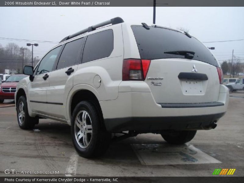 Dover White Pearl / Charcoal 2006 Mitsubishi Endeavor LS