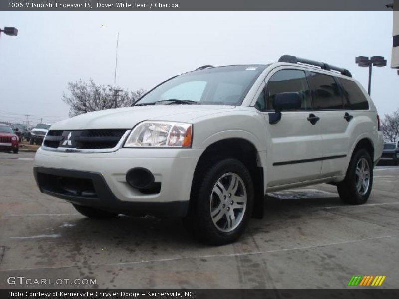 Dover White Pearl / Charcoal 2006 Mitsubishi Endeavor LS