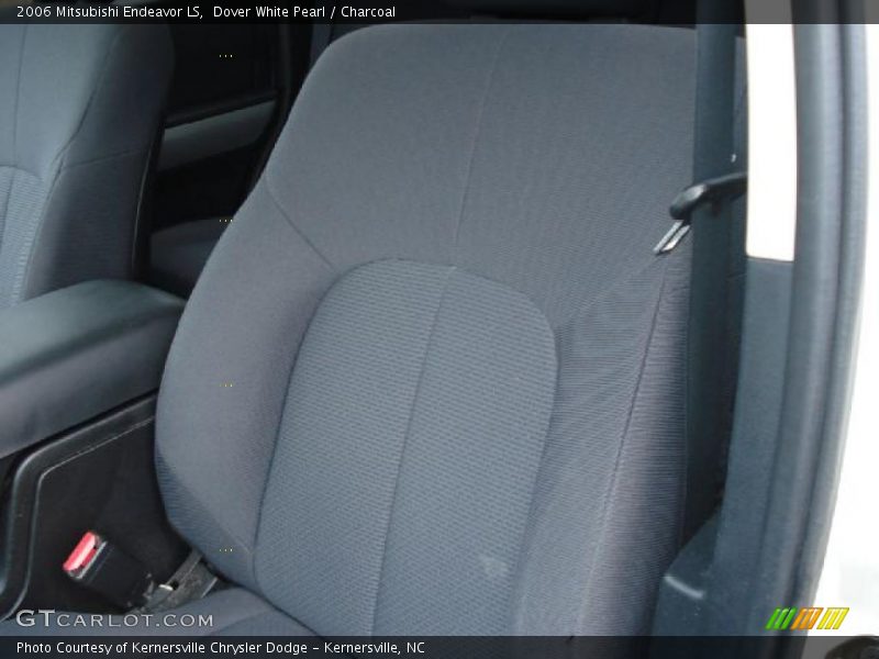 Dover White Pearl / Charcoal 2006 Mitsubishi Endeavor LS