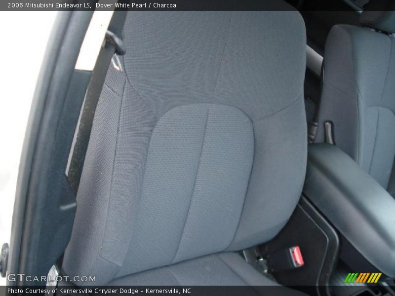 Dover White Pearl / Charcoal 2006 Mitsubishi Endeavor LS