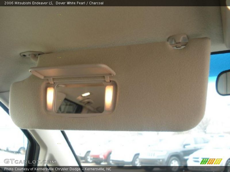 Dover White Pearl / Charcoal 2006 Mitsubishi Endeavor LS