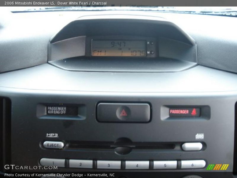 Dover White Pearl / Charcoal 2006 Mitsubishi Endeavor LS