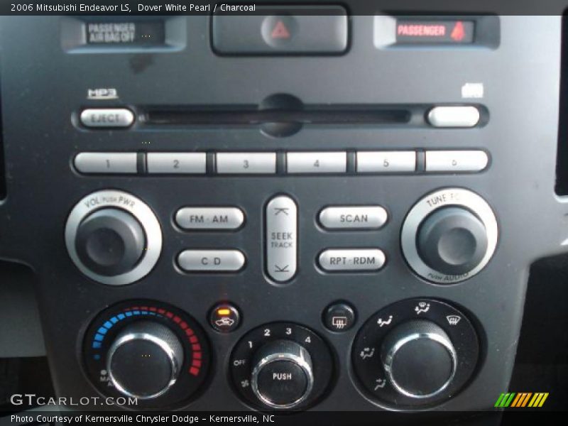 Dover White Pearl / Charcoal 2006 Mitsubishi Endeavor LS