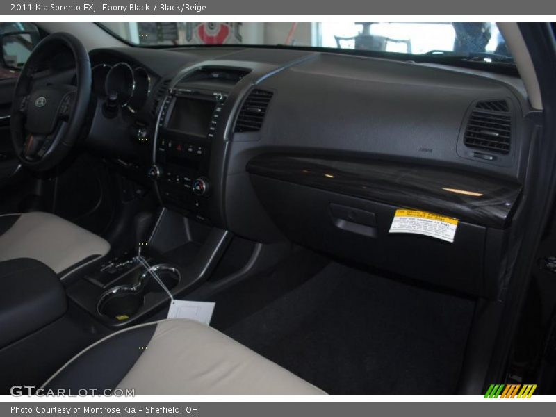 Ebony Black / Black/Beige 2011 Kia Sorento EX
