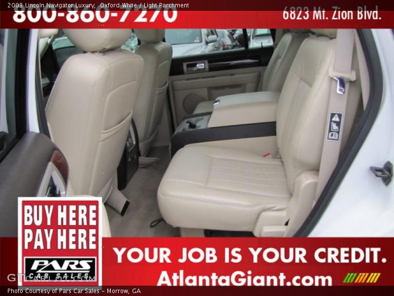 Oxford White / Light Parchment 2003 Lincoln Navigator Luxury