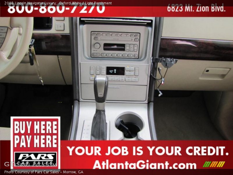 Oxford White / Light Parchment 2003 Lincoln Navigator Luxury
