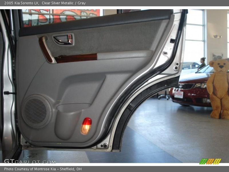 Clear Silver Metallic / Gray 2005 Kia Sorento LX
