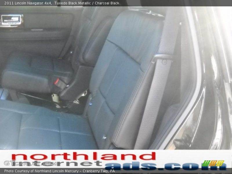 Tuxedo Black Metallic / Charcoal Black 2011 Lincoln Navigator 4x4