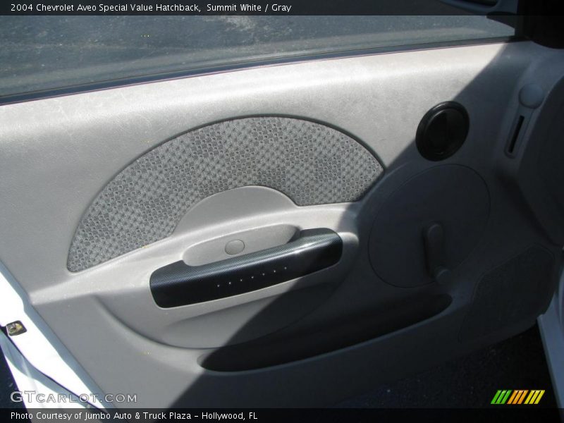 Summit White / Gray 2004 Chevrolet Aveo Special Value Hatchback