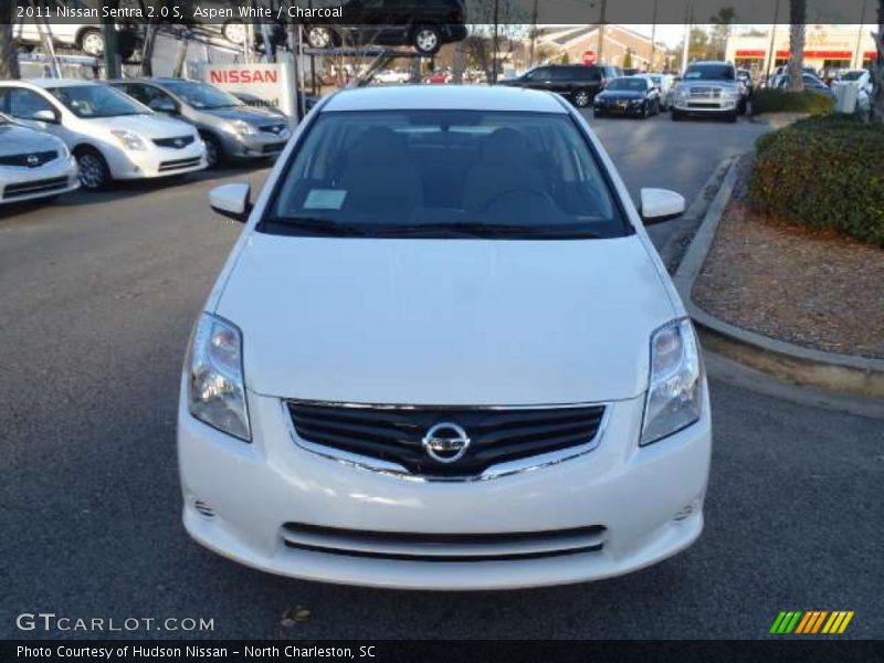 Aspen White / Charcoal 2011 Nissan Sentra 2.0 S