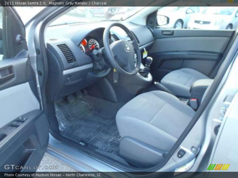  2011 Sentra 2.0 Charcoal Interior