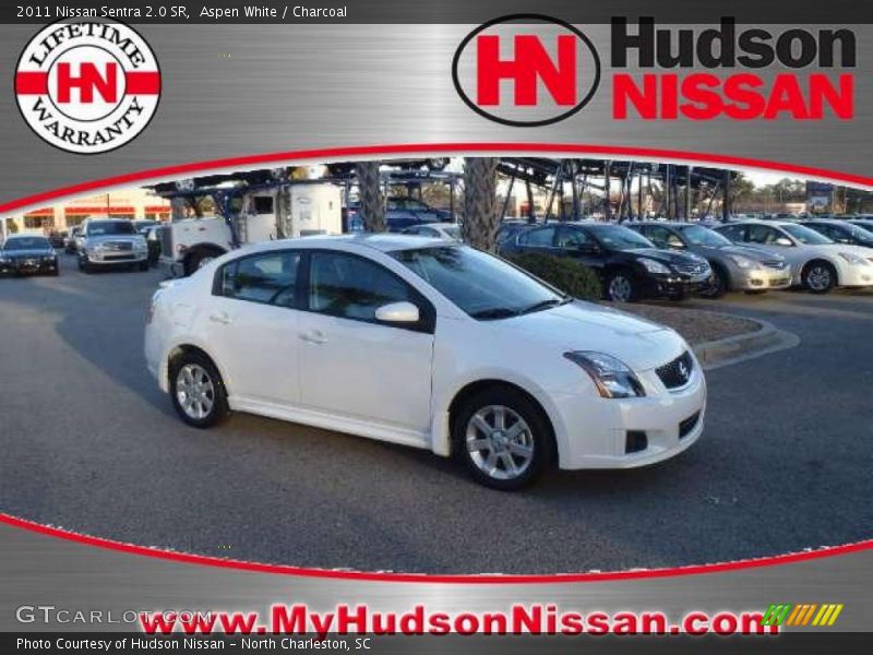 Aspen White / Charcoal 2011 Nissan Sentra 2.0 SR