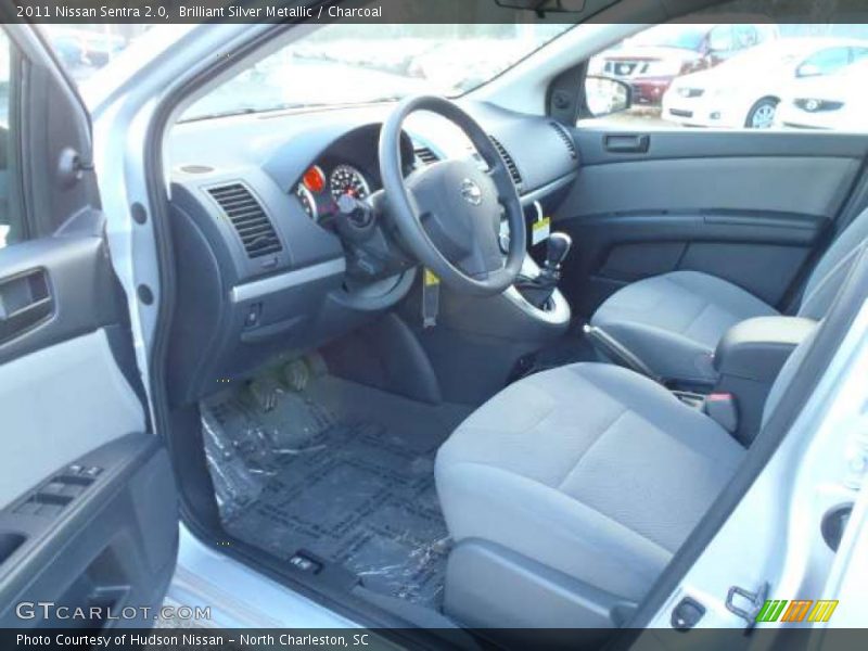 Brilliant Silver Metallic / Charcoal 2011 Nissan Sentra 2.0