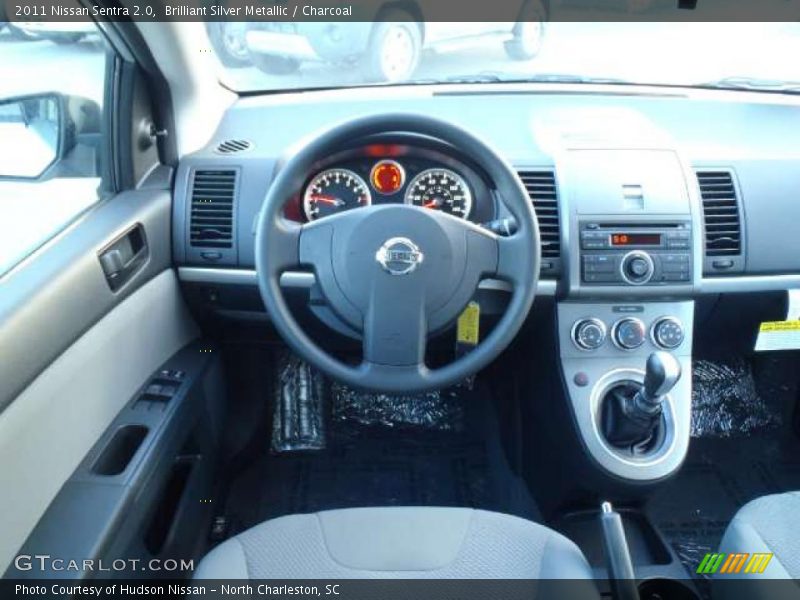 Brilliant Silver Metallic / Charcoal 2011 Nissan Sentra 2.0