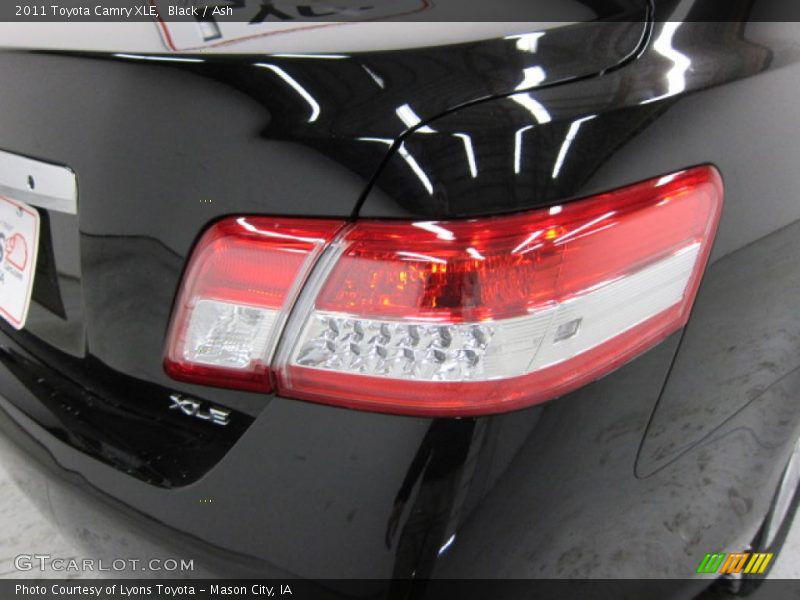 Black / Ash 2011 Toyota Camry XLE