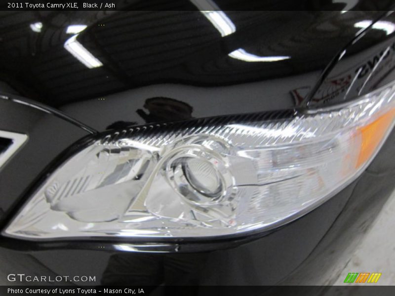 Black / Ash 2011 Toyota Camry XLE