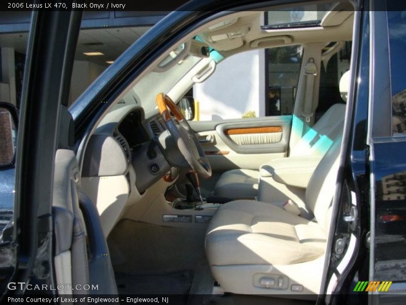 Black Onyx / Ivory 2006 Lexus LX 470