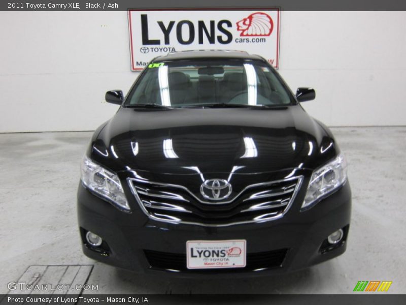 Black / Ash 2011 Toyota Camry XLE