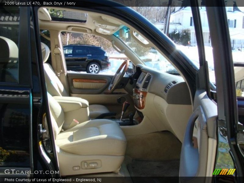Black Onyx / Ivory 2006 Lexus LX 470