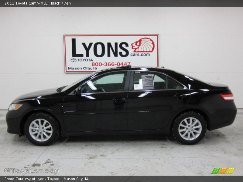 Black / Ash 2011 Toyota Camry XLE