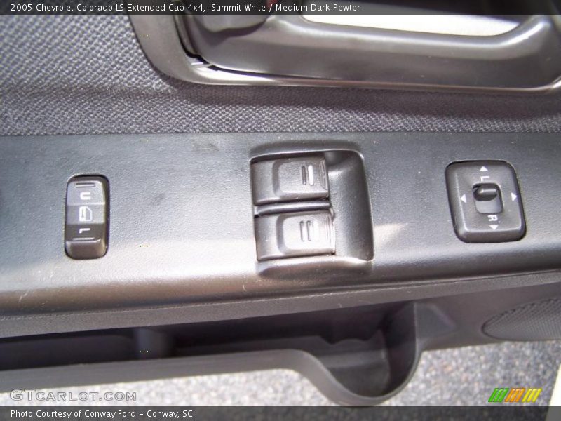 Summit White / Medium Dark Pewter 2005 Chevrolet Colorado LS Extended Cab 4x4