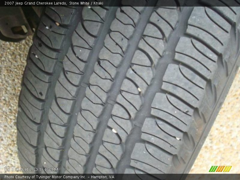 Stone White / Khaki 2007 Jeep Grand Cherokee Laredo