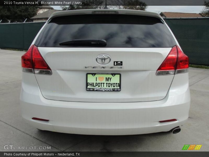 Blizzard White Pearl / Ivory 2010 Toyota Venza I4
