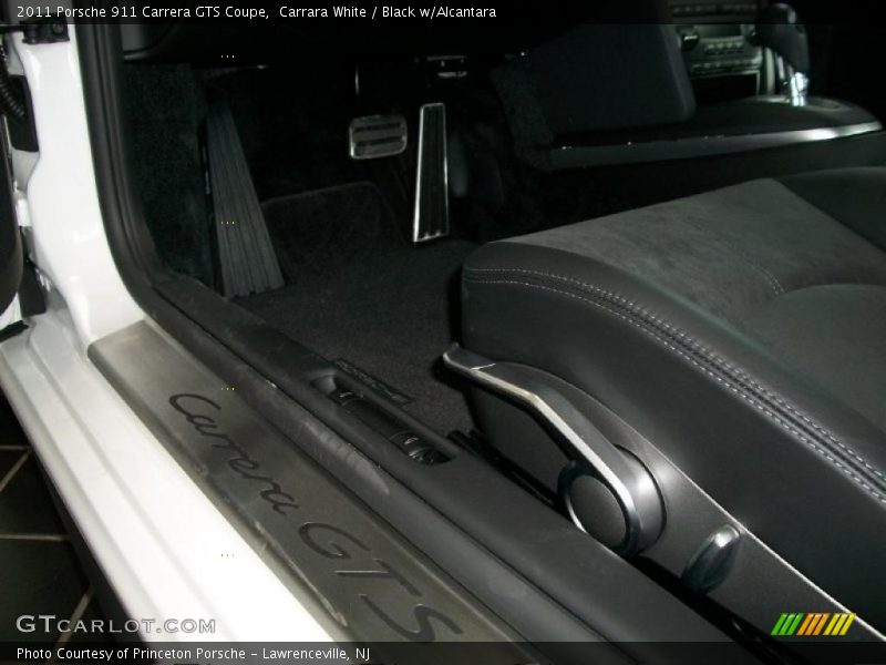 Carrara White / Black w/Alcantara 2011 Porsche 911 Carrera GTS Coupe