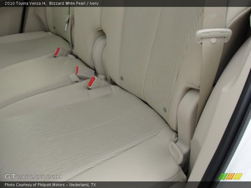 Blizzard White Pearl / Ivory 2010 Toyota Venza I4