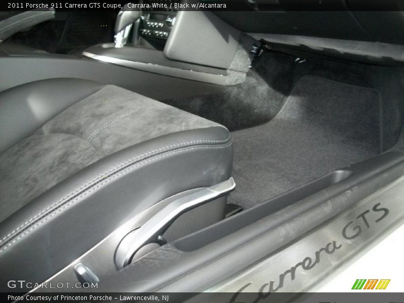 Carrara White / Black w/Alcantara 2011 Porsche 911 Carrera GTS Coupe