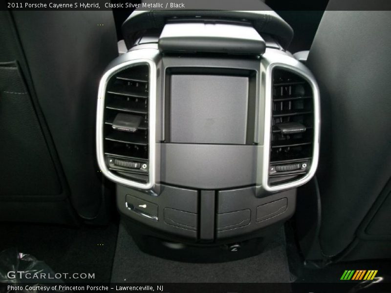 Controls of 2011 Cayenne S Hybrid