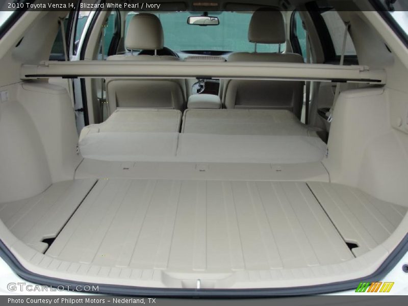 Blizzard White Pearl / Ivory 2010 Toyota Venza I4