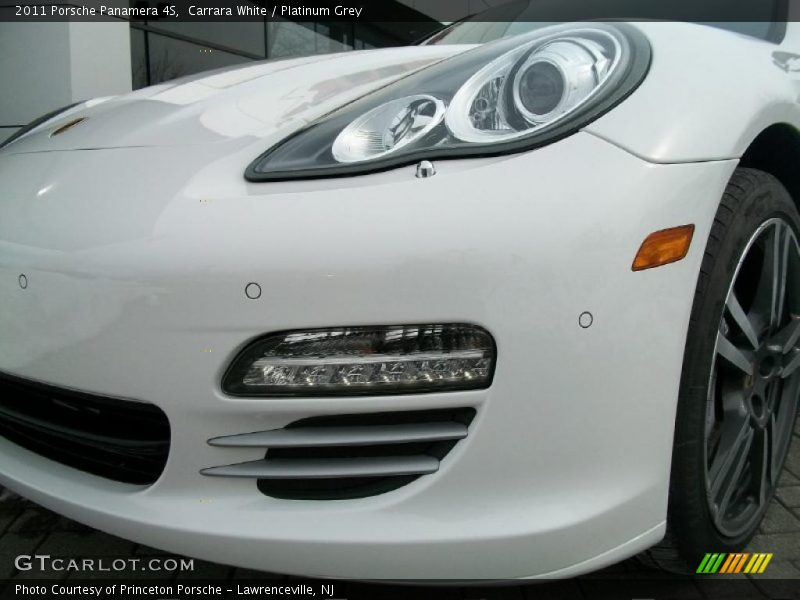 Carrara White / Platinum Grey 2011 Porsche Panamera 4S