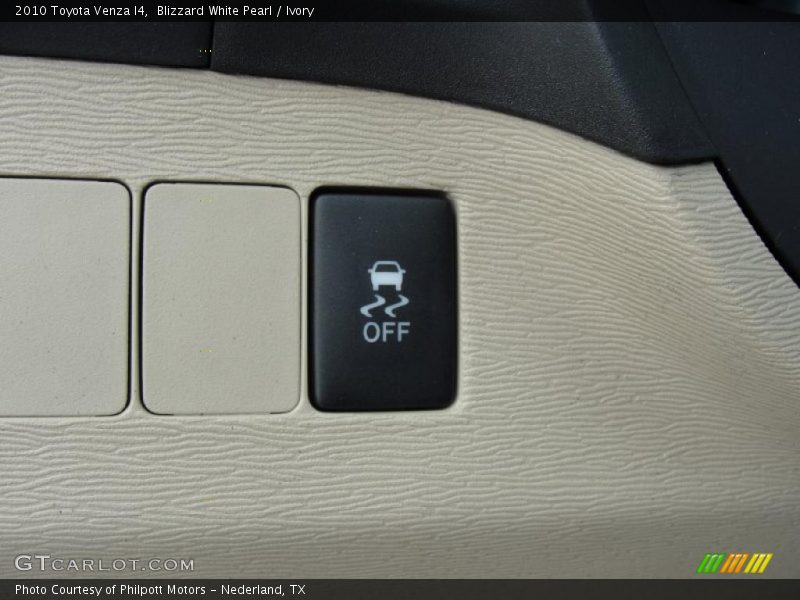 Blizzard White Pearl / Ivory 2010 Toyota Venza I4